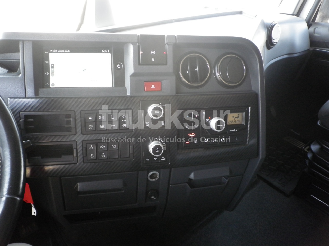 Тягач RENAULT T520 HIGH SLEEPER CAB: фото 10 Тягач RENAULT T520 HIGH SLEEPER CAB: фото 10