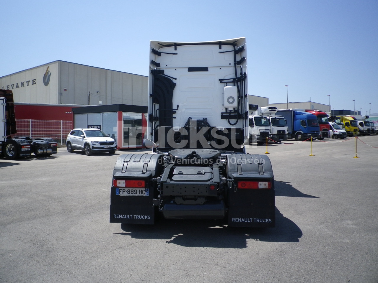 Тягач RENAULT T520 HIGH SLEEPER CAB: фото 6 Тягач RENAULT T520 HIGH SLEEPER CAB: фото 6