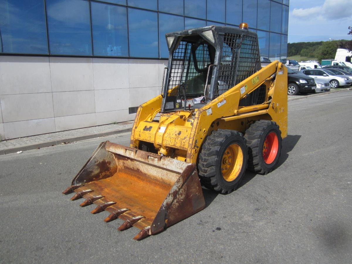Bobcat S130 - Мини-погрузчик с бортовым поворотом: фото 2 Bobcat S130 - Мини-погрузчик с бортовым поворотом: фото 2