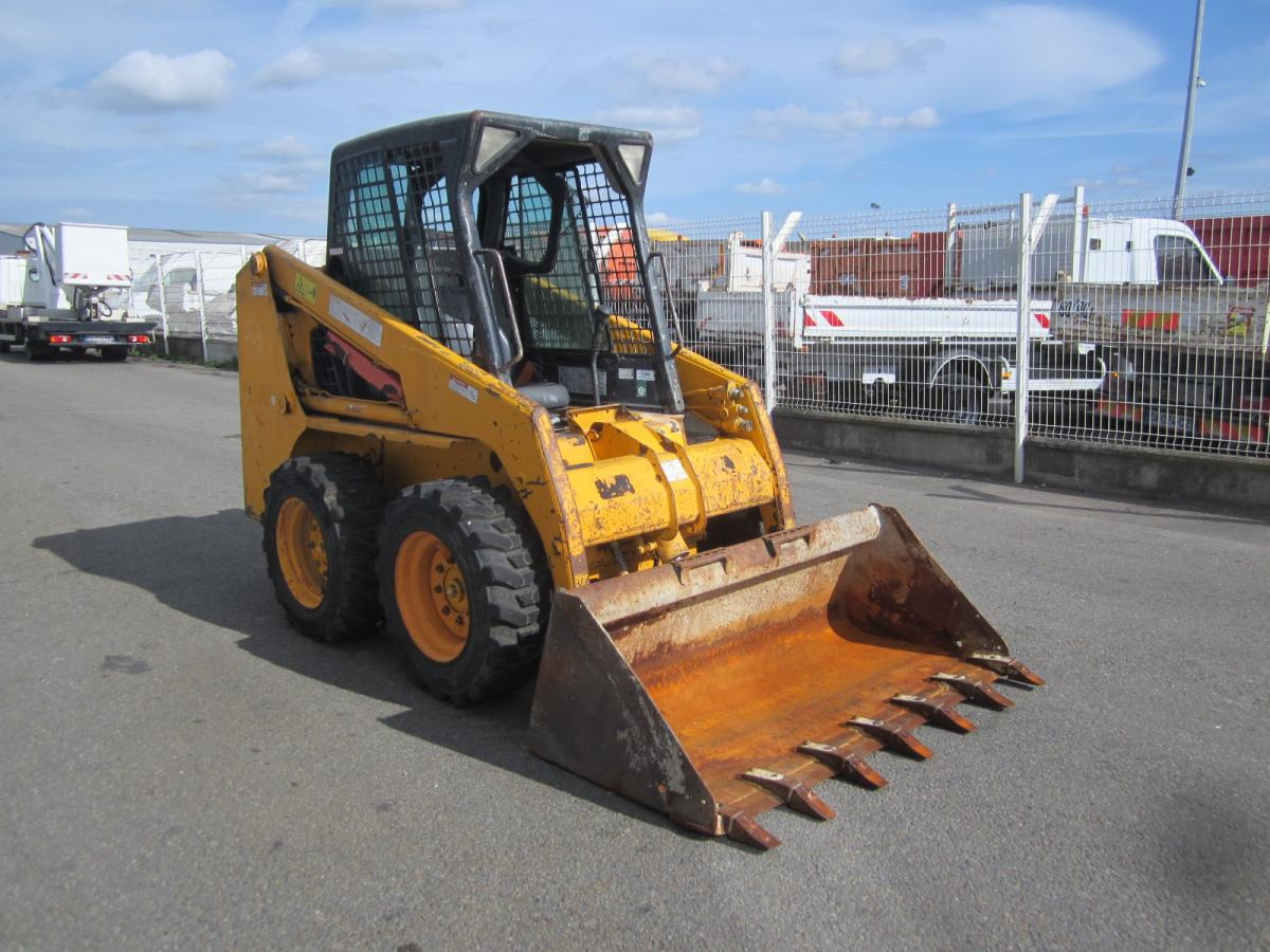 Bobcat S130 - Мини-погрузчик с бортовым поворотом: фото 3 Bobcat S130 - Мини-погрузчик с бортовым поворотом: фото 3
