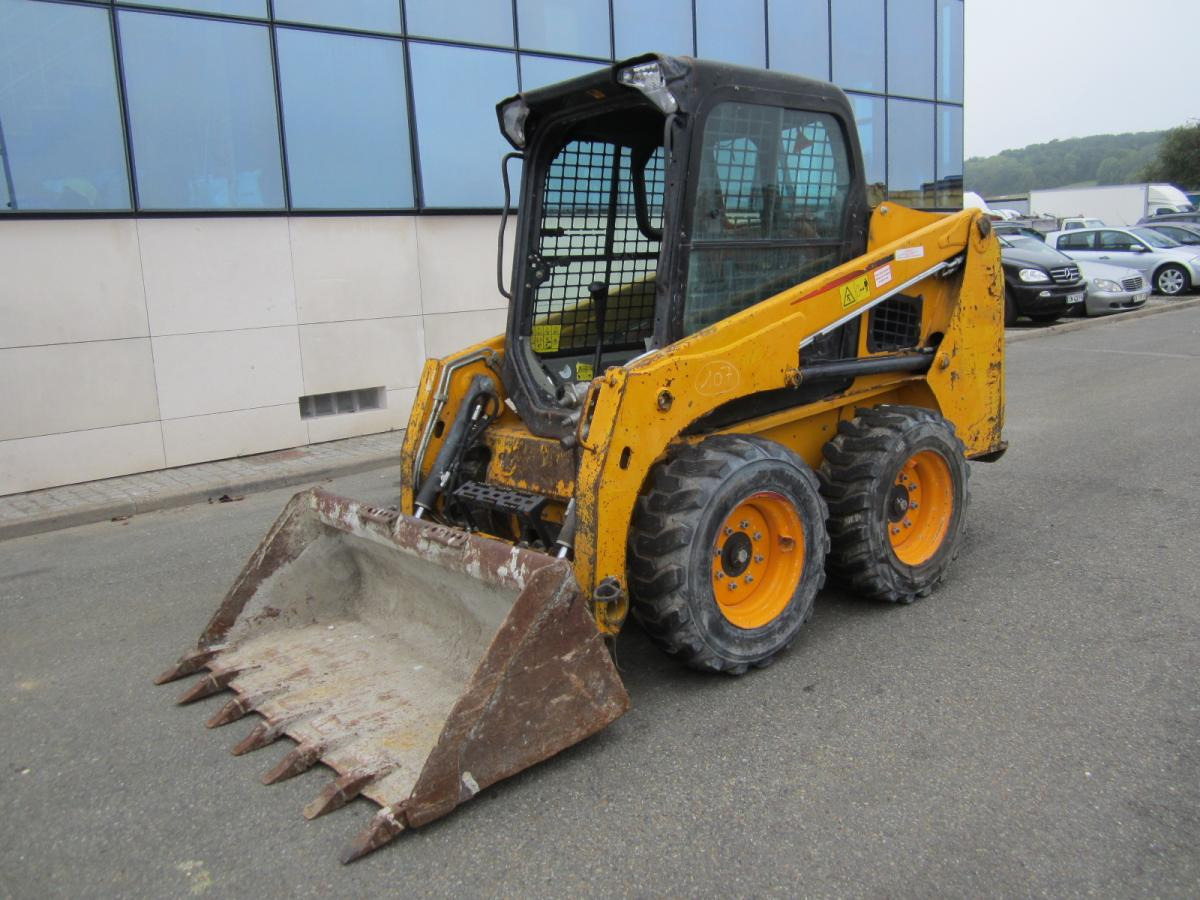 Bobcat S450 - Мини-погрузчик с бортовым поворотом: фото 1 Bobcat S450 - Мини-погрузчик с бортовым поворотом: фото 1
