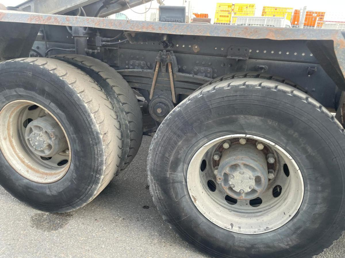 Renault Kerax 430 DXI - Крюковой мультилифт: фото 4 Renault Kerax 430 DXI - Крюковой мультилифт: фото 4