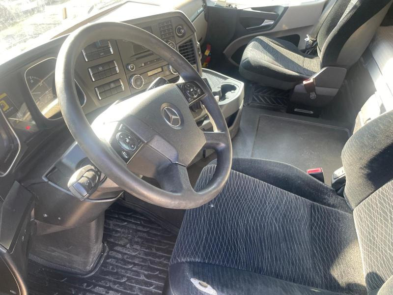 Тягач Mercedes Actros 1845: фото 8
