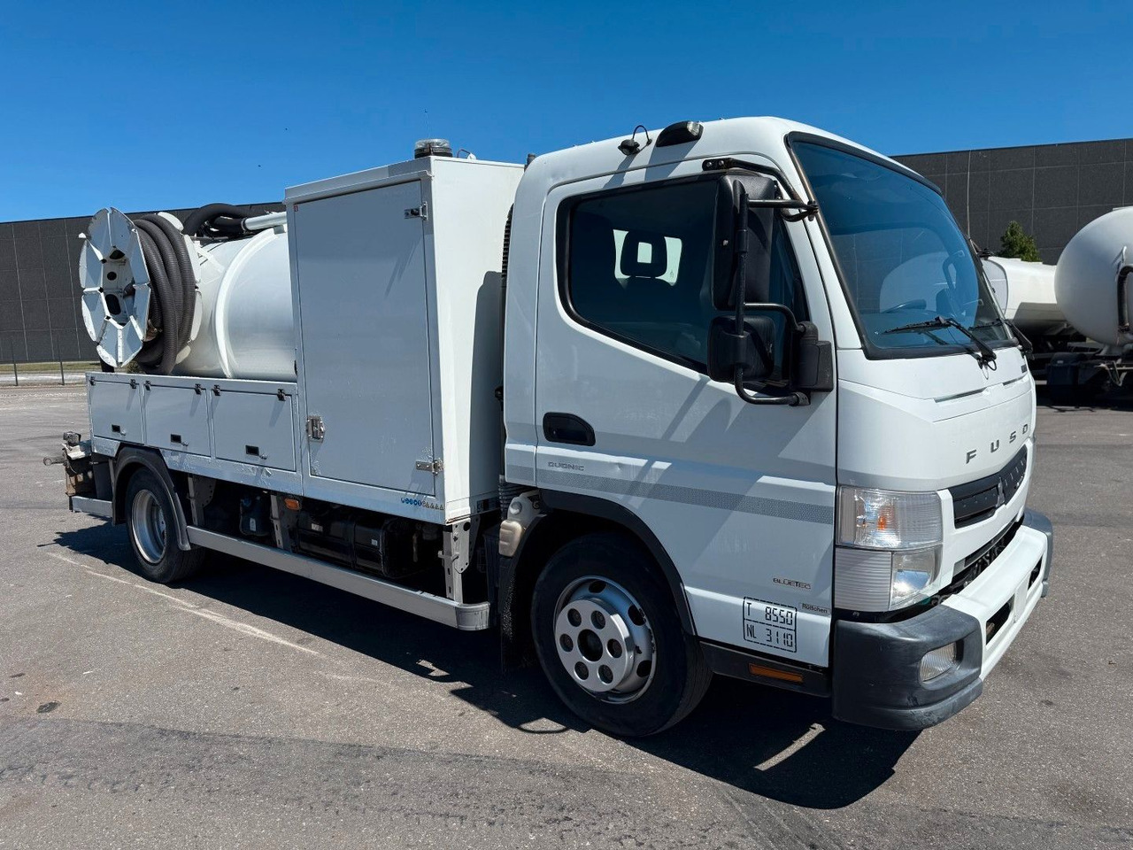 FUSO Canter 9C18 Duonic Rioned 3500 l. Kombi Euro 6 - Ассенизатор: фото 2 FUSO Canter 9C18 Duonic Rioned 3500 l. Kombi Euro 6 - Ассенизатор: фото 2