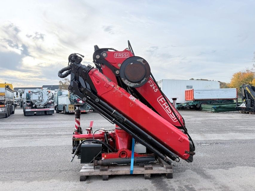 Fassi F245A.2.25 E-Dynamic Radio Remote / Crane - Автоманипулятор: фото 1 Fassi F245A.2.25 E-Dynamic Radio Remote / Crane - Автоманипулятор: фото 1