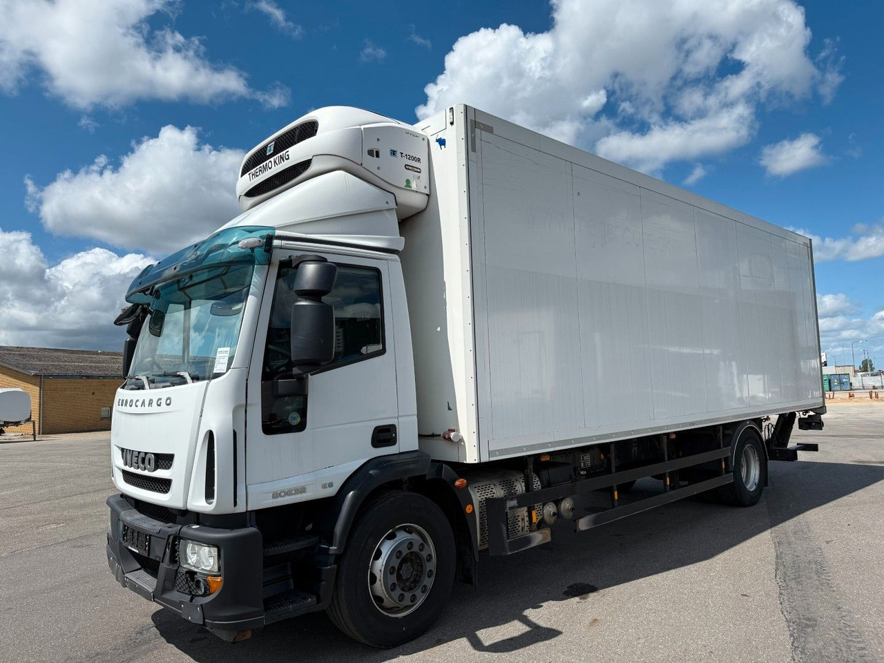 Iveco 180E32 Schmitz / Thermo King T-1200R Spectrum Iveco 180E32 Schmitz / Thermo King T-1200R Spectrum - Рефрижератор: фото 1 Iveco 180E32 Schmitz / Thermo King T-1200R Spectrum Iveco 180E32 Schmitz / Thermo King T-1200R Spectrum - Рефрижератор: фото 1