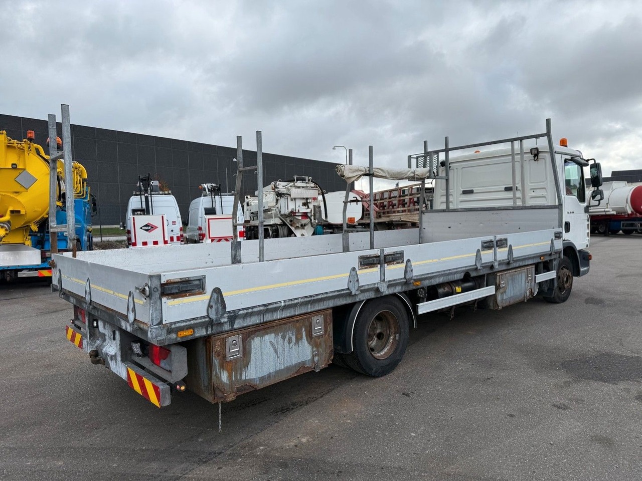 MAN TGL 10.180 4x2 Flatbed 6,,80 m. Euro 3 - Грузовик бортовой/ Платформа: фото 3 MAN TGL 10.180 4x2 Flatbed 6,,80 m. Euro 3 - Грузовик бортовой/ Платформа: фото 3