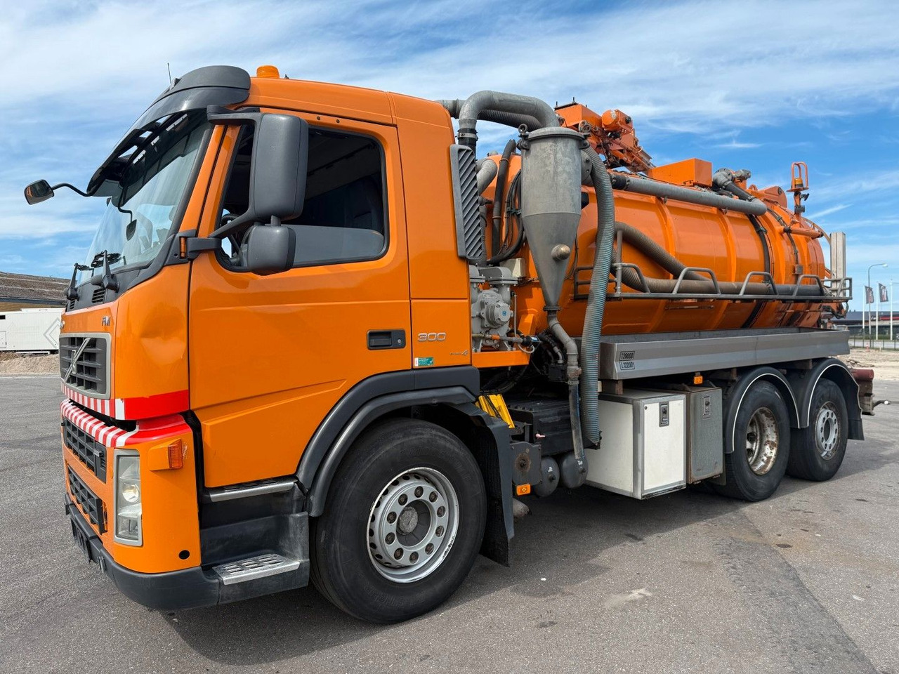 Volvo FM300 6x2*4 Simon Moos 10.500 l. Combi / Tipper - Ассенизатор: фото 1 Volvo FM300 6x2*4 Simon Moos 10.500 l. Combi / Tipper - Ассенизатор: фото 1