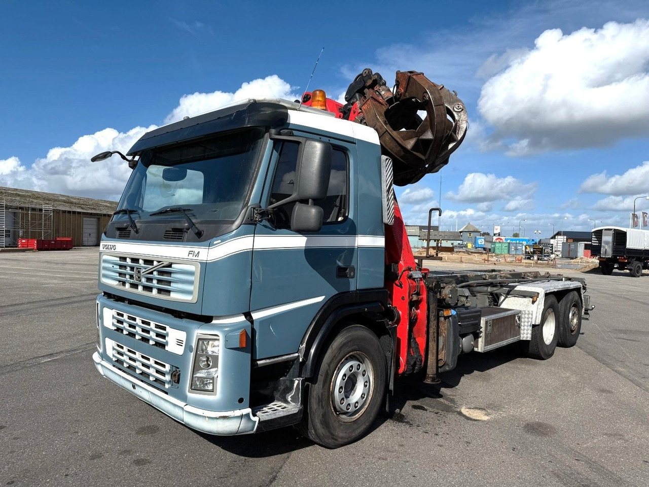 Volvo FM340 6x2*4 Kipper / Palfinger Epsilon 150Z96 - Автоманипулятор: фото 1 Volvo FM340 6x2*4 Kipper / Palfinger Epsilon 150Z96 - Автоманипулятор: фото 1