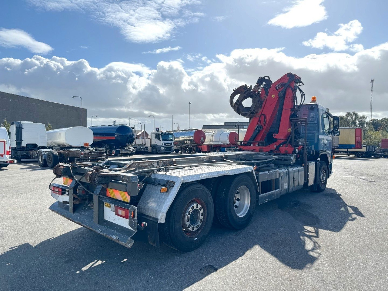 Volvo FM340 6x2*4 Kipper / Palfinger Epsilon 150Z96 - Автоманипулятор: фото 3 Volvo FM340 6x2*4 Kipper / Palfinger Epsilon 150Z96 - Автоманипулятор: фото 3