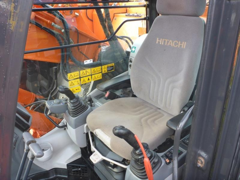 Hitachi ZX225USLC-5B - Гусеничный экскаватор: фото 4 Hitachi ZX225USLC-5B - Гусеничный экскаватор: фото 4