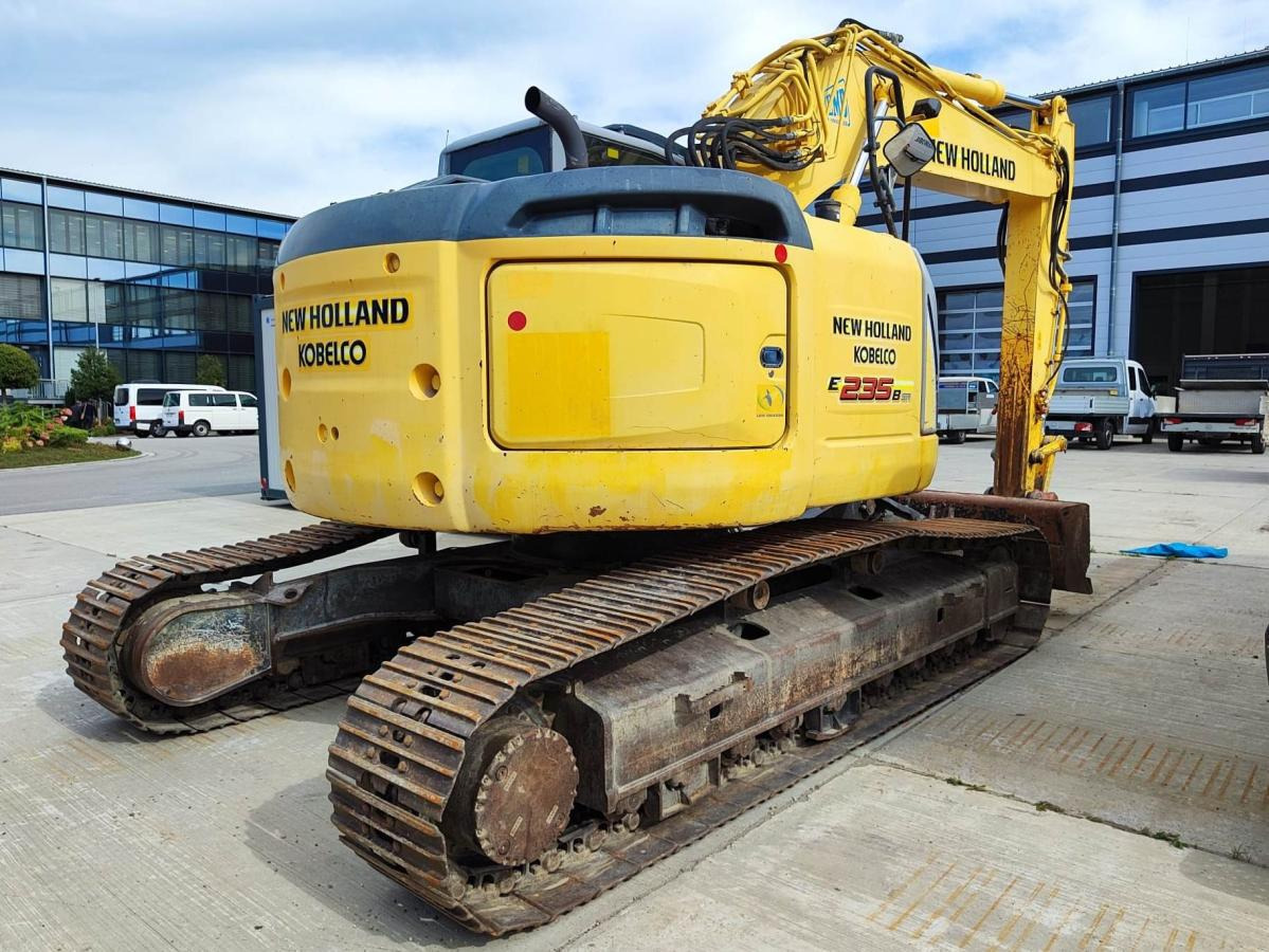 New Holland E235B SR-2 - Гусеничный экскаватор: фото 4 New Holland E235B SR-2 - Гусеничный экскаватор: фото 4