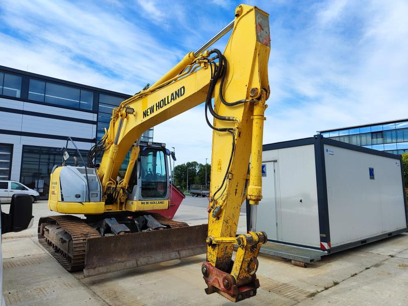 New Holland E235B SR-2 - Гусеничный экскаватор: фото 3 New Holland E235B SR-2 - Гусеничный экскаватор: фото 3