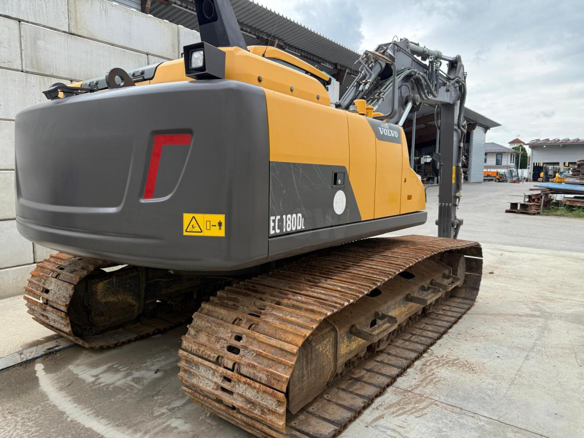 Volvo EC180 D - Гусеничный экскаватор: фото 2 Volvo EC180 D - Гусеничный экскаватор: фото 2