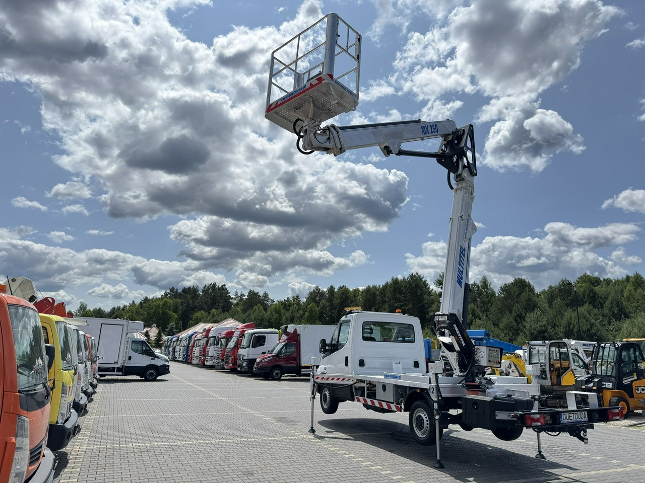 Iveco Daily 35S14 - Грузовик с подъемником: фото 4 Iveco Daily 35S14 - Грузовик с подъемником: фото 4