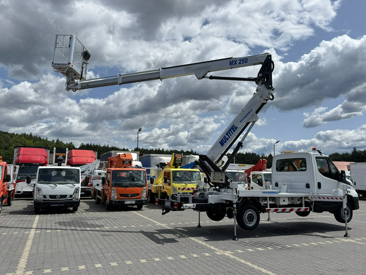Iveco Daily 35S14 - Грузовик с подъемником: фото 3 Iveco Daily 35S14 - Грузовик с подъемником: фото 3