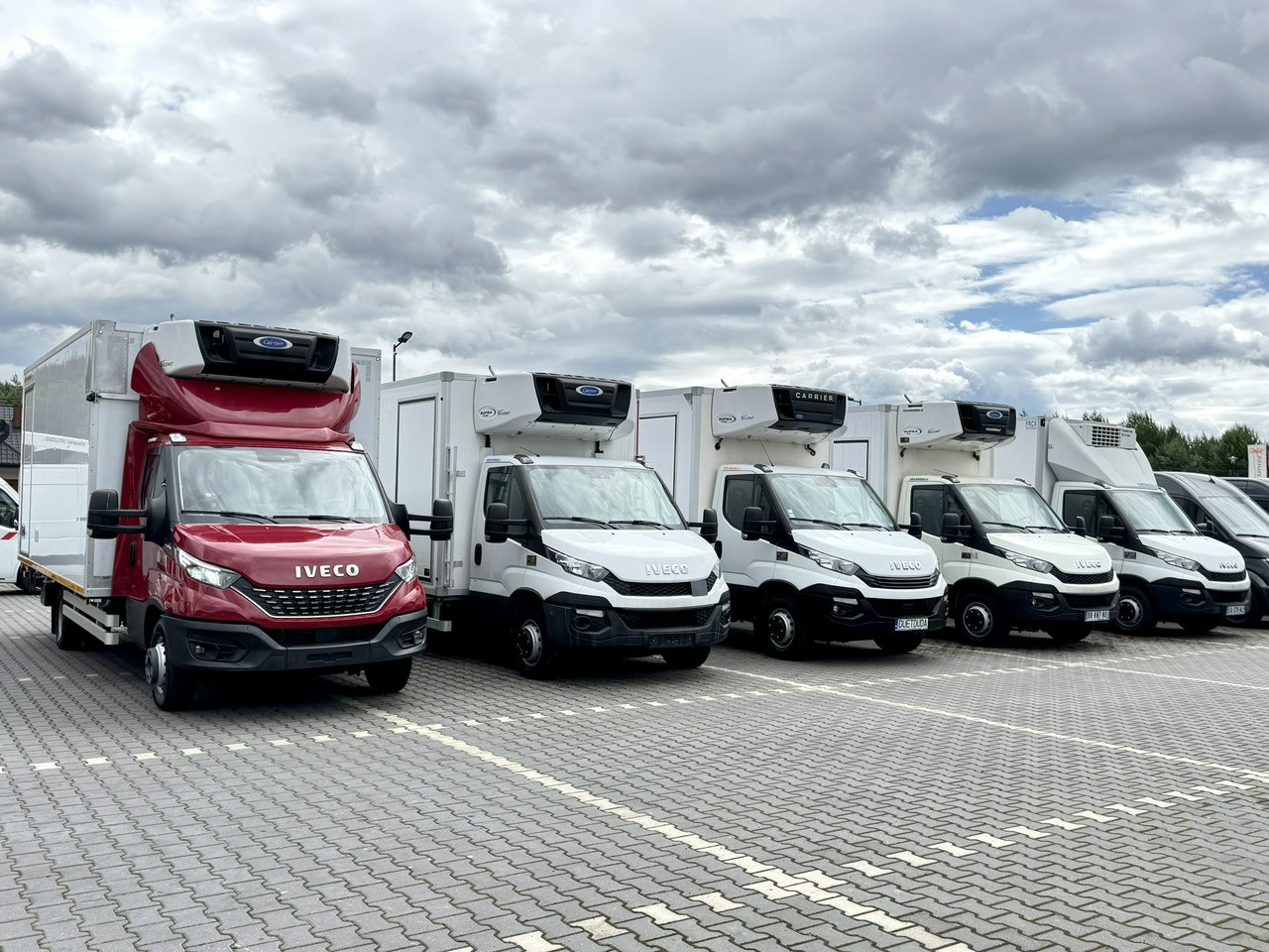 Iveco Daily 72C18 Mroźnia Ściana Grodziowa Podwójny Parownik - Фургон-рефрижератор: фото 1 Iveco Daily 72C18 Mroźnia Ściana Grodziowa Podwójny Parownik - Фургон-рефрижератор: фото 1
