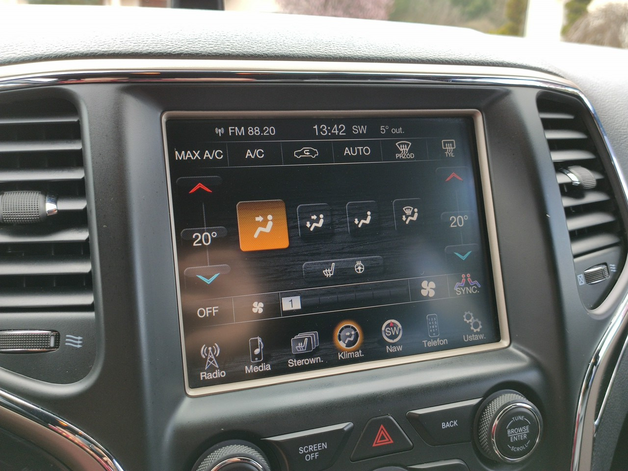 Внедорожник Jeep Grand Cherokee: фото 30