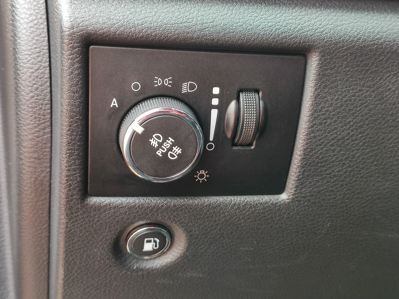 Внедорожник Jeep Grand Cherokee: фото 22