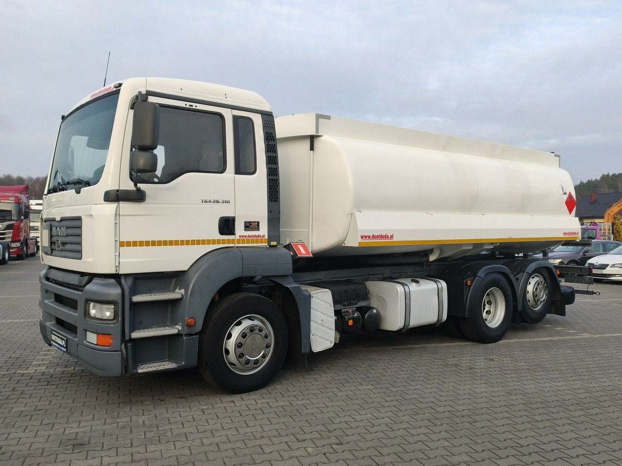 MAN TGA 26.310 Autocysterna z Dystrybucją - Грузовик-цистерна: фото 2 MAN TGA 26.310 Autocysterna z Dystrybucją - Грузовик-цистерна: фото 2
