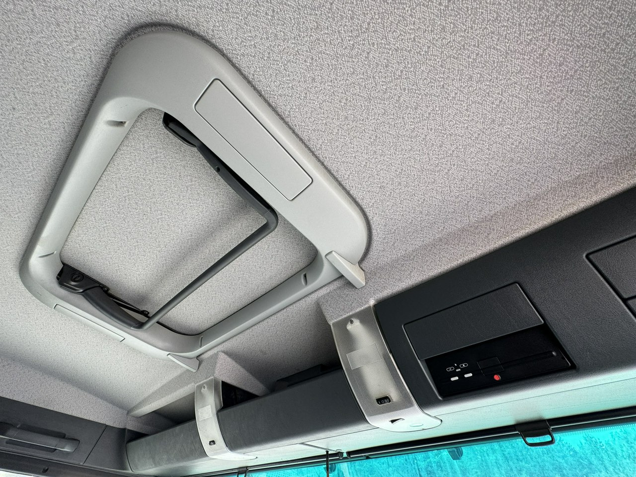 Подметально-уборочная машина MAN TGS 18.320 E5 BUCHER OPTIFANT 8000 Zamiatarka Uliczna Euro 6: фото 43 Подметально-уборочная машина MAN TGS 18.320 E5 BUCHER OPTIFANT 8000 Zamiatarka Uliczna Euro 6: фото 43