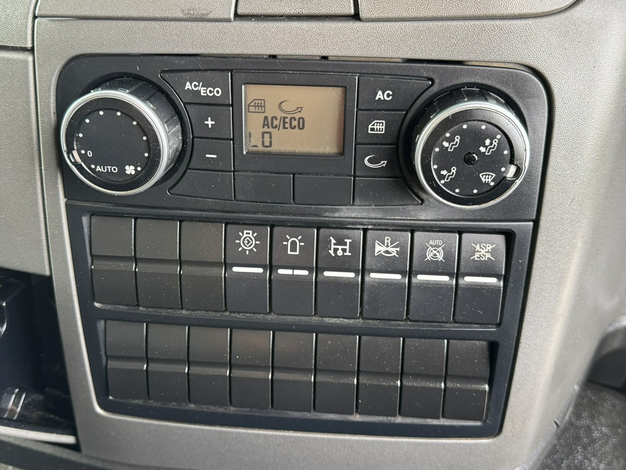 Подметально-уборочная машина MAN TGS 18.320 E5 BUCHER OPTIFANT 8000 Zamiatarka Uliczna Euro 6: фото 37 Подметально-уборочная машина MAN TGS 18.320 E5 BUCHER OPTIFANT 8000 Zamiatarka Uliczna Euro 6: фото 37