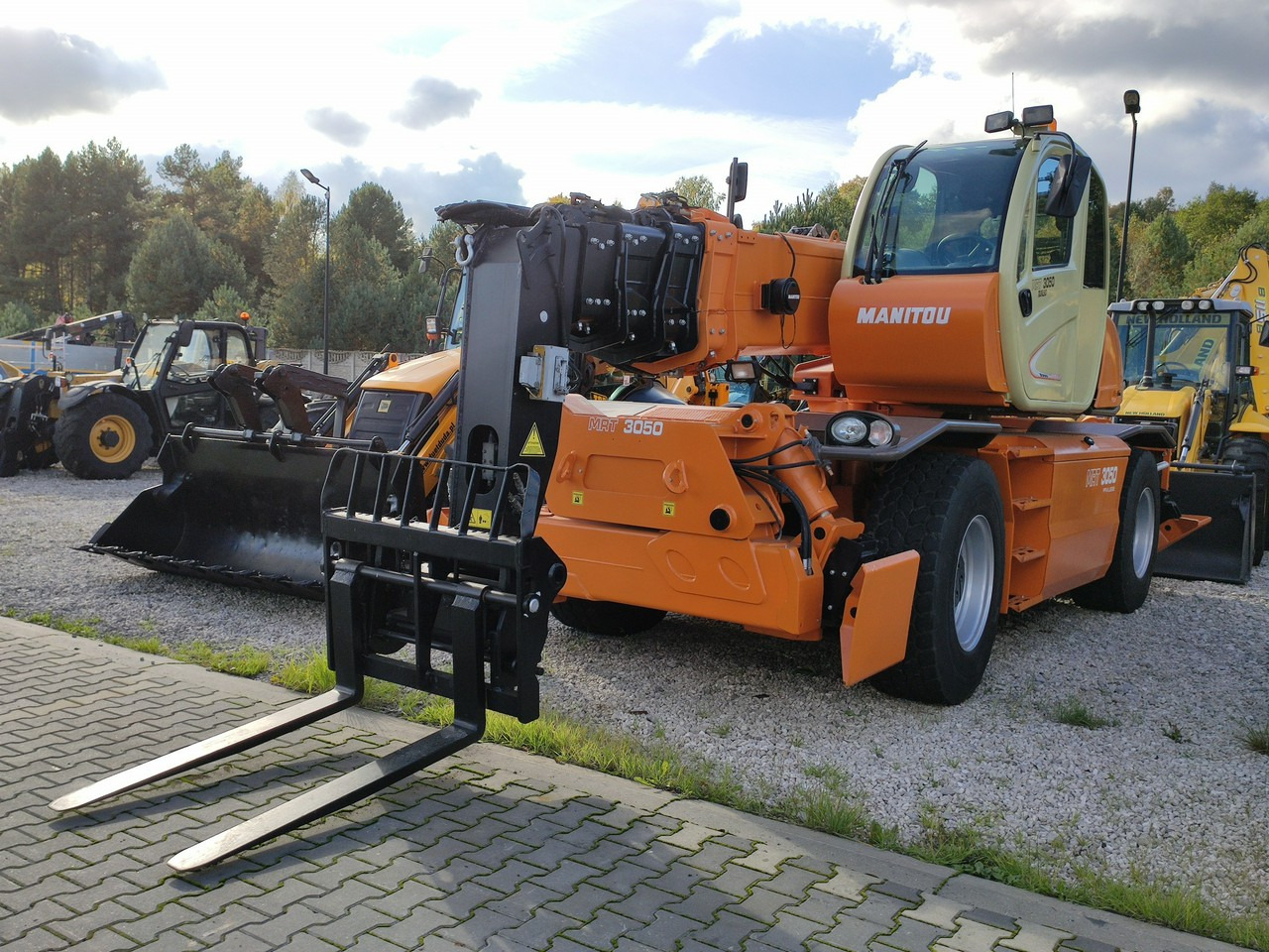 Manitou Wózek Jezdniowy Podnośnikowy Obrotowy - Телескопический погрузчик: фото 2 Manitou Wózek Jezdniowy Podnośnikowy Obrotowy - Телескопический погрузчик: фото 2