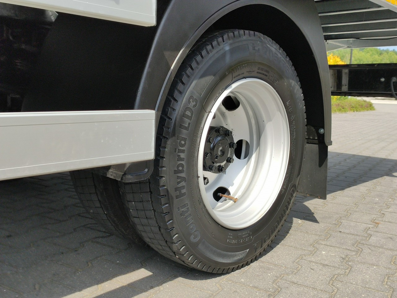 Грузовик бортовой/ Платформа Mitsubishi Canter 7C18 3.0/150 KM Skrzyniowy Automat Klima: фото 8