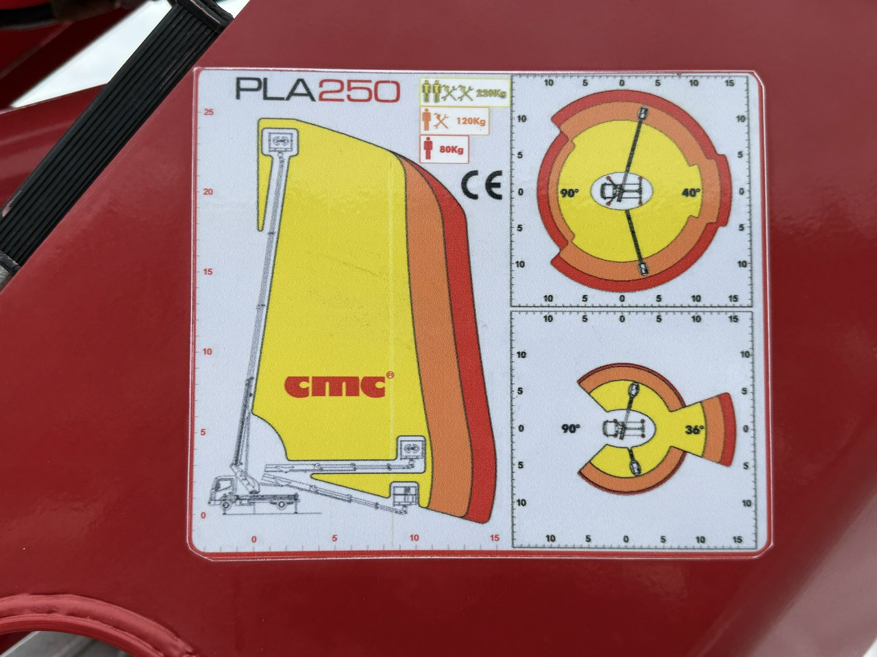 Грузовик с подъемником Nissan Cabstar: фото 9