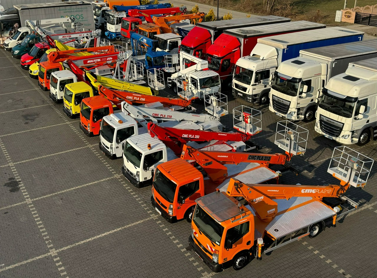 Nissan Cabstar - Грузовик с подъемником: фото 1 Nissan Cabstar - Грузовик с подъемником: фото 1