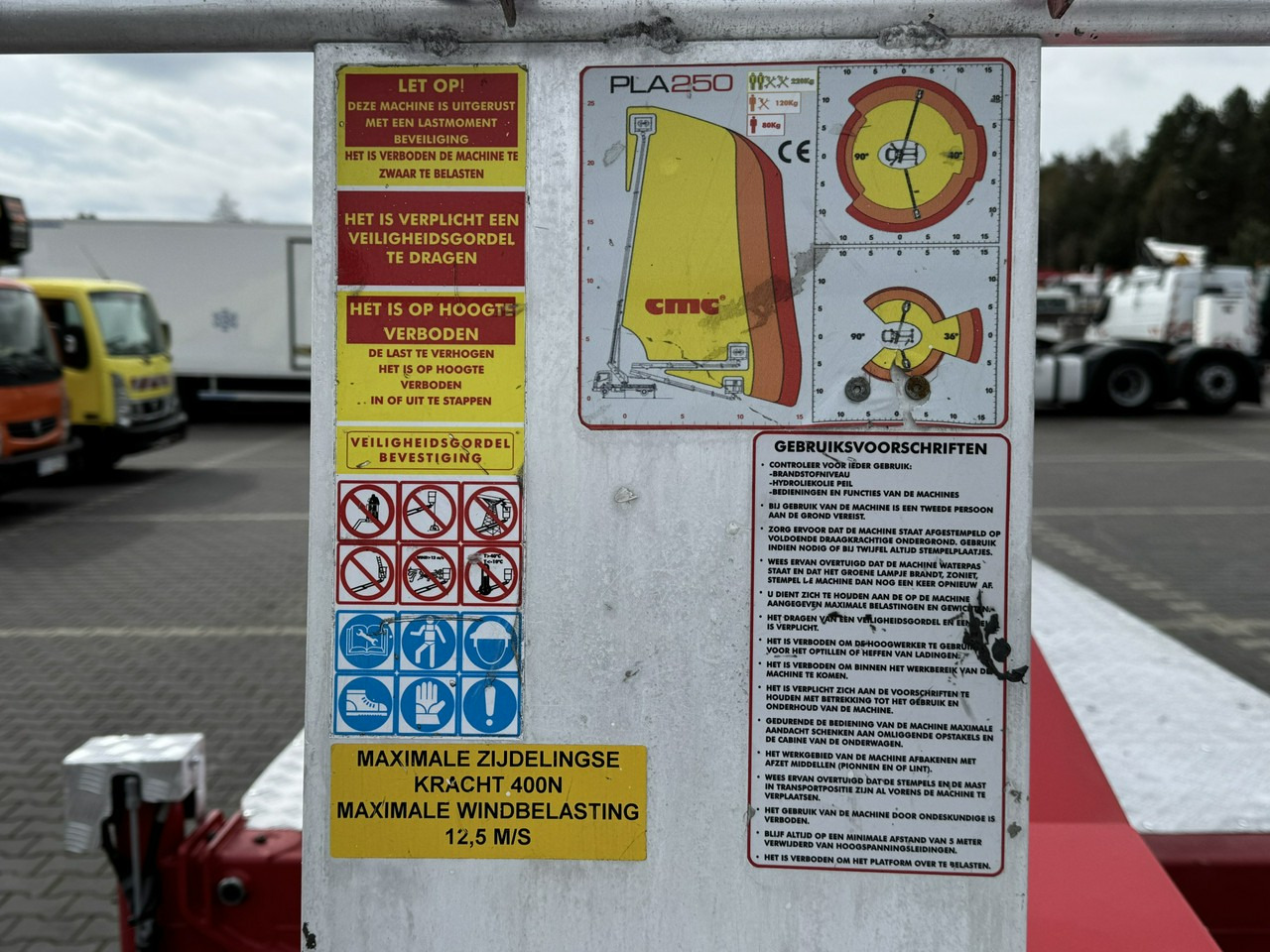 Грузовик с подъемником Nissan Cabstar: фото 21