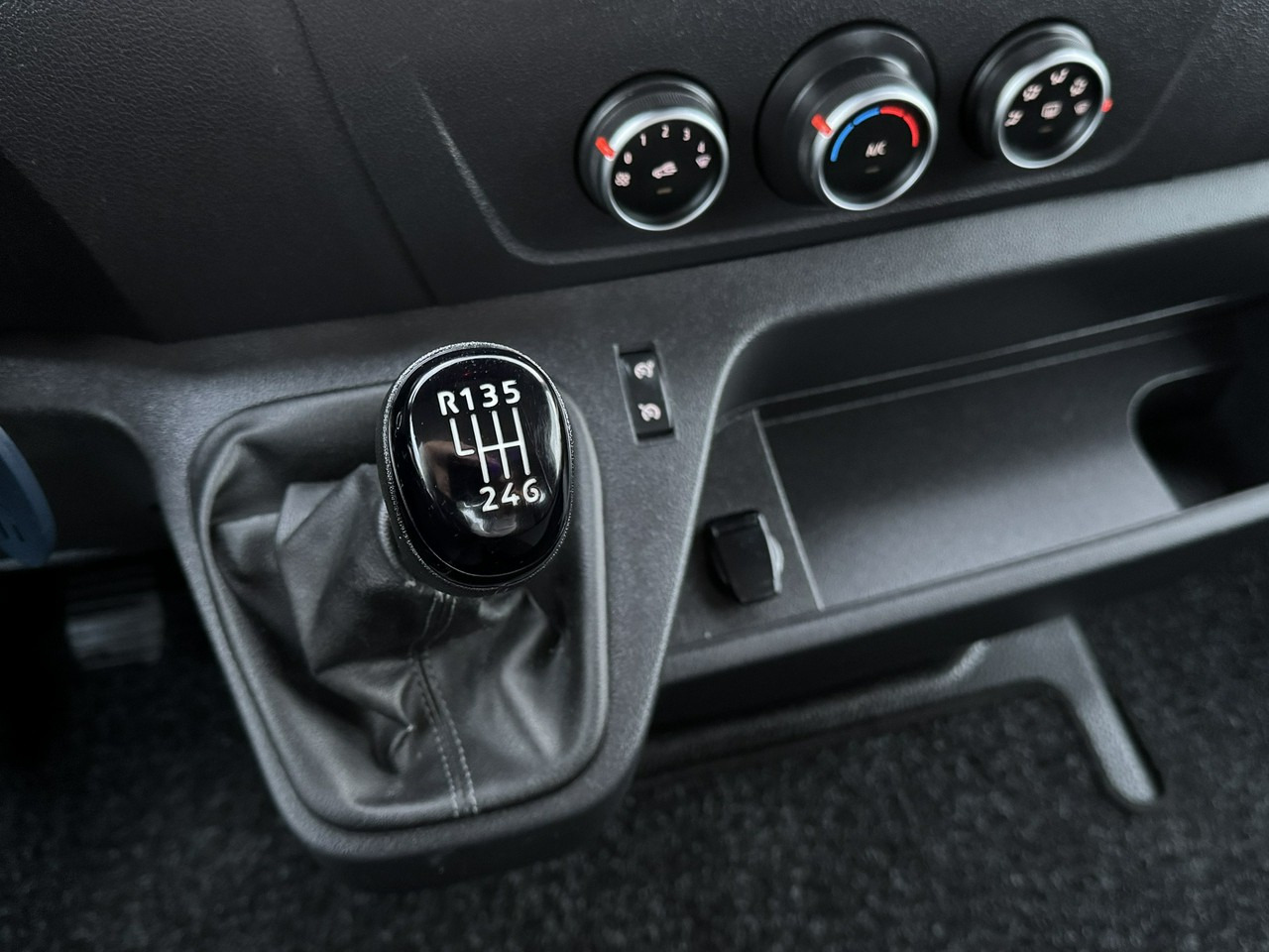 Эвакуатор Renault Master: фото 28