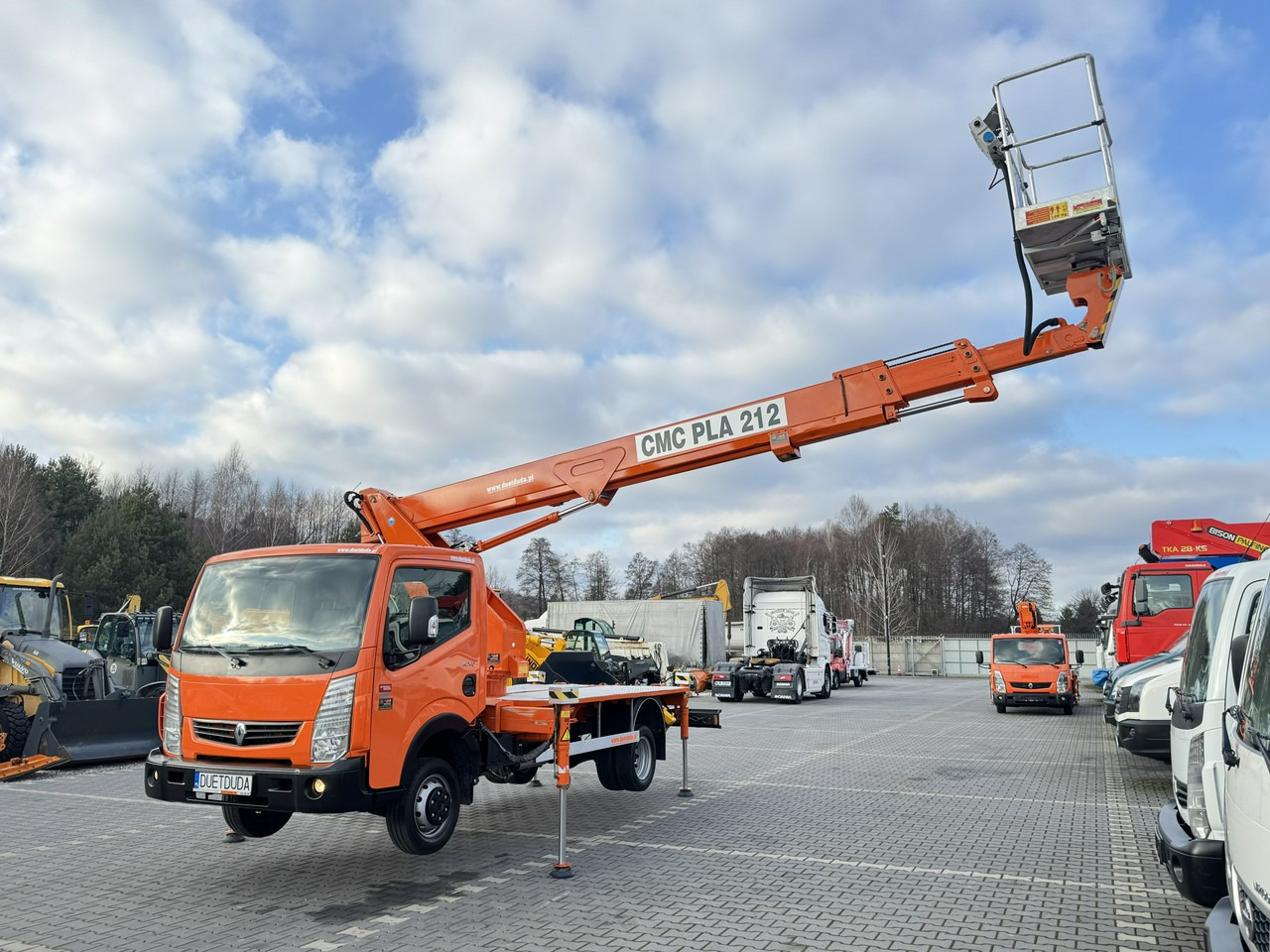 Грузовик с подъемником Renault Maxity: фото 6