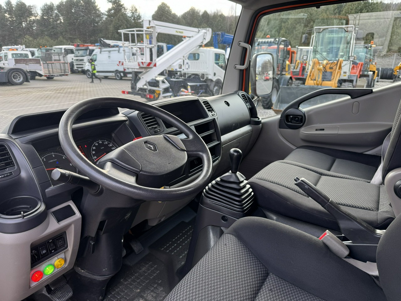 Грузовик с подъемником Renault Maxity: фото 23