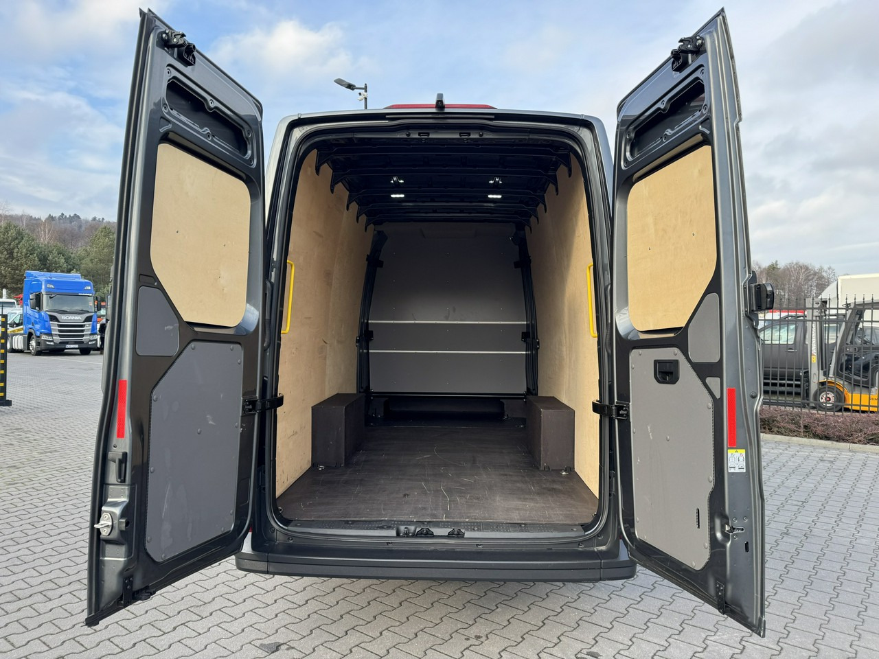 Цельнометаллический фургон Volkswagen Crafter: фото 22