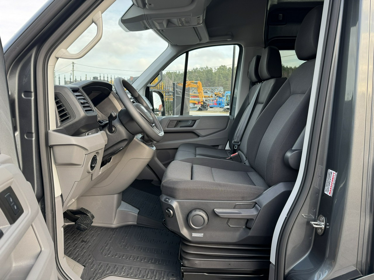 Цельнометаллический фургон Volkswagen Crafter: фото 25