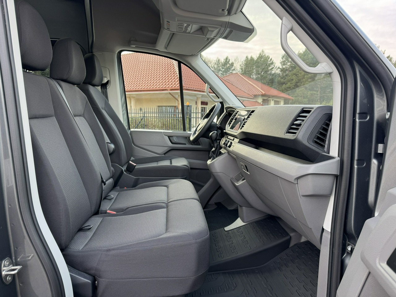 Цельнометаллический фургон Volkswagen Crafter: фото 47