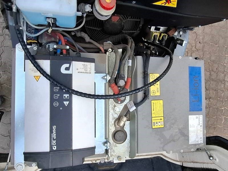 Giant G 2700 E X-Tra Elektro - Мини-погрузчик с бортовым поворотом: фото 5 Giant G 2700 E X-Tra Elektro - Мини-погрузчик с бортовым поворотом: фото 5