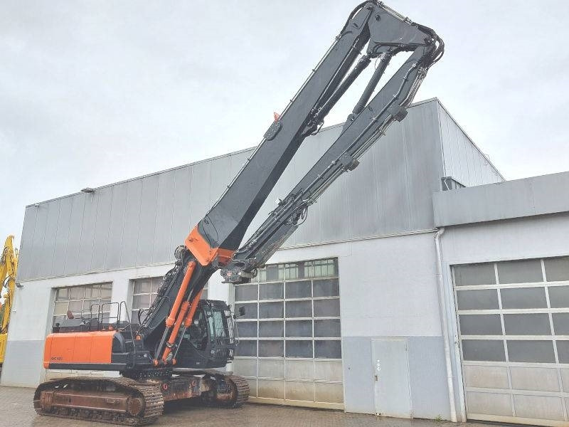 Hitachi KTEG KMC400P-6 - Экскаватор для демонтажных работ: фото 4 Hitachi KTEG KMC400P-6 - Экскаватор для демонтажных работ: фото 4