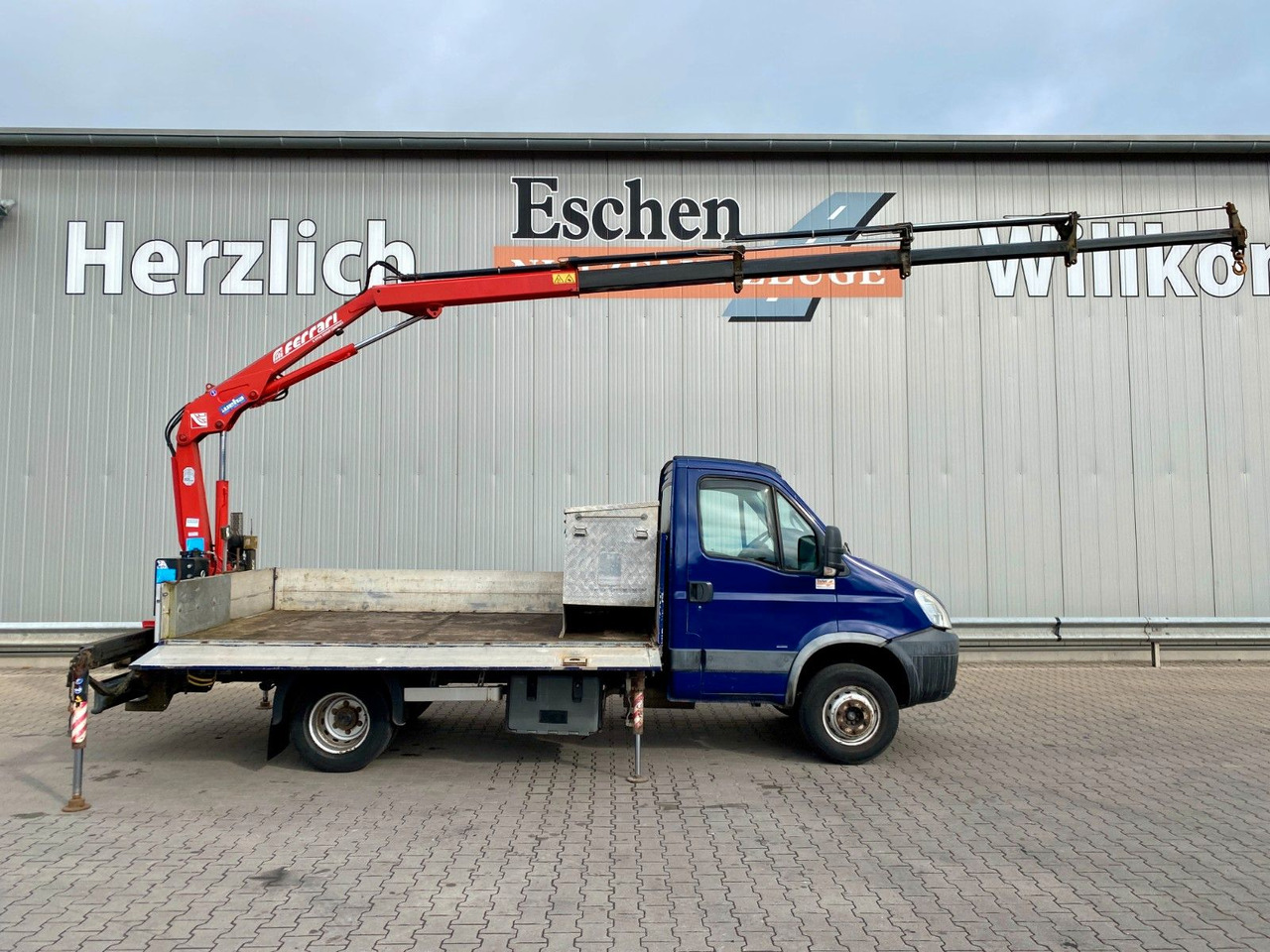 Iveco 65 C18 | Ferrari F541R A4 Kran*FUNK*3x Sitze*AHK Iveco 65 C18 | Ferrari F541R A4 Kran*FUNK*3x Sitze*AHK - Малотоннажный бортовой грузовик: фото 2 Iveco 65 C18 | Ferrari F541R A4 Kran*FUNK*3x Sitze*AHK Iveco 65 C18 | Ferrari F541R A4 Kran*FUNK*3x Sitze*AHK - Малотоннажный бортовой грузовик: фото 2