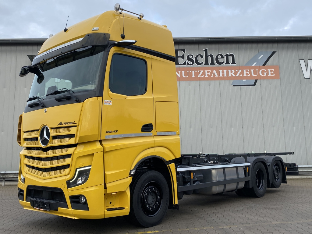 Mercedes-Benz 2542 L 6x2 Actros Giga-Space - Грузовик-контейнеровоз/ Сменный кузов: фото 1 Mercedes-Benz 2542 L 6x2 Actros Giga-Space - Грузовик-контейнеровоз/ Сменный кузов: фото 1