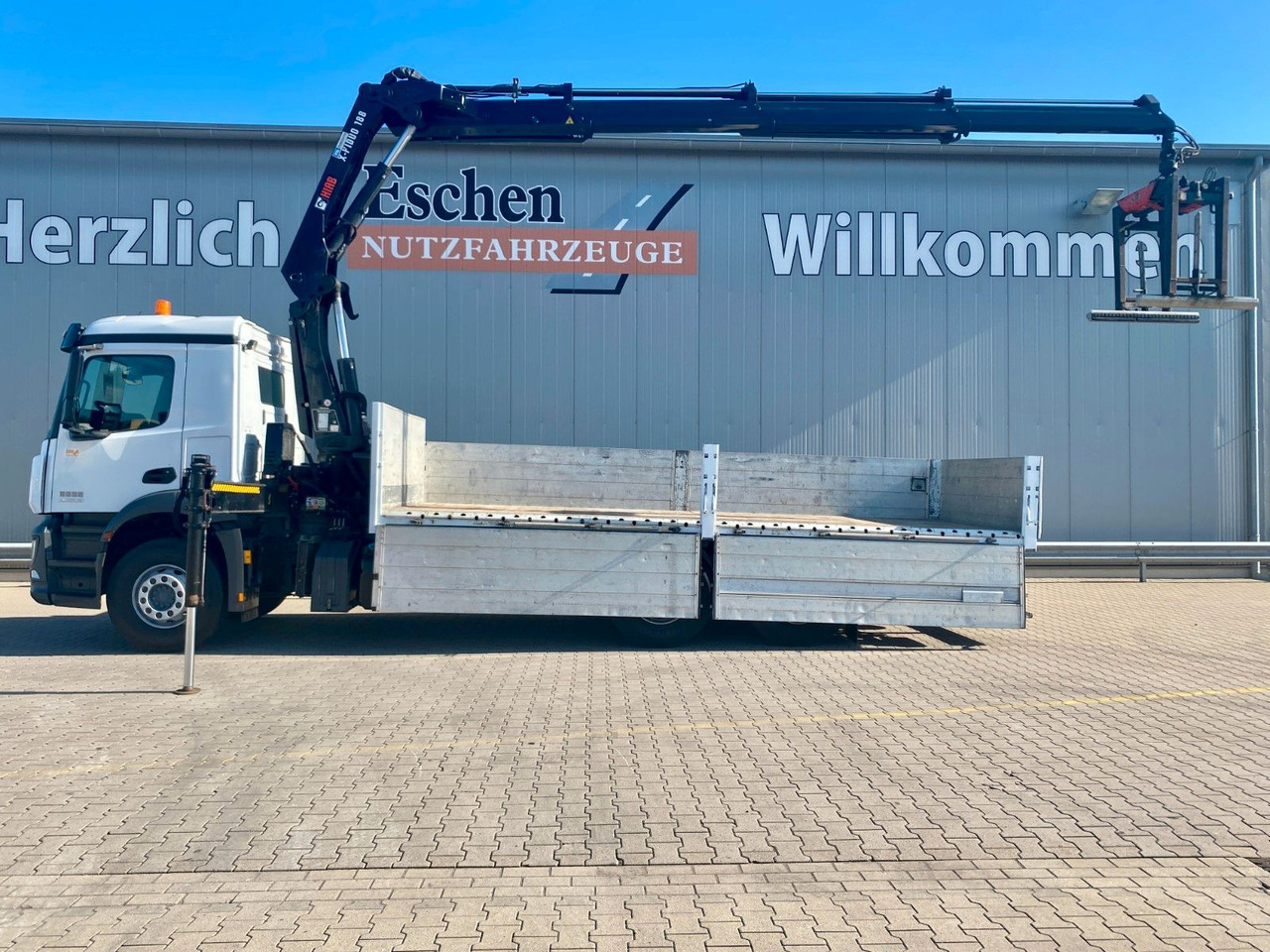 Mercedes-Benz Antos 2533 6x2 | X-HIDUO 188/ES-3*AHK*5+6.Kreis - Грузовик бортовой/ Платформа, Автоманипулятор: фото 3 Mercedes-Benz Antos 2533 6x2 | X-HIDUO 188/ES-3*AHK*5+6.Kreis - Грузовик бортовой/ Платформа, Автоманипулятор: фото 3