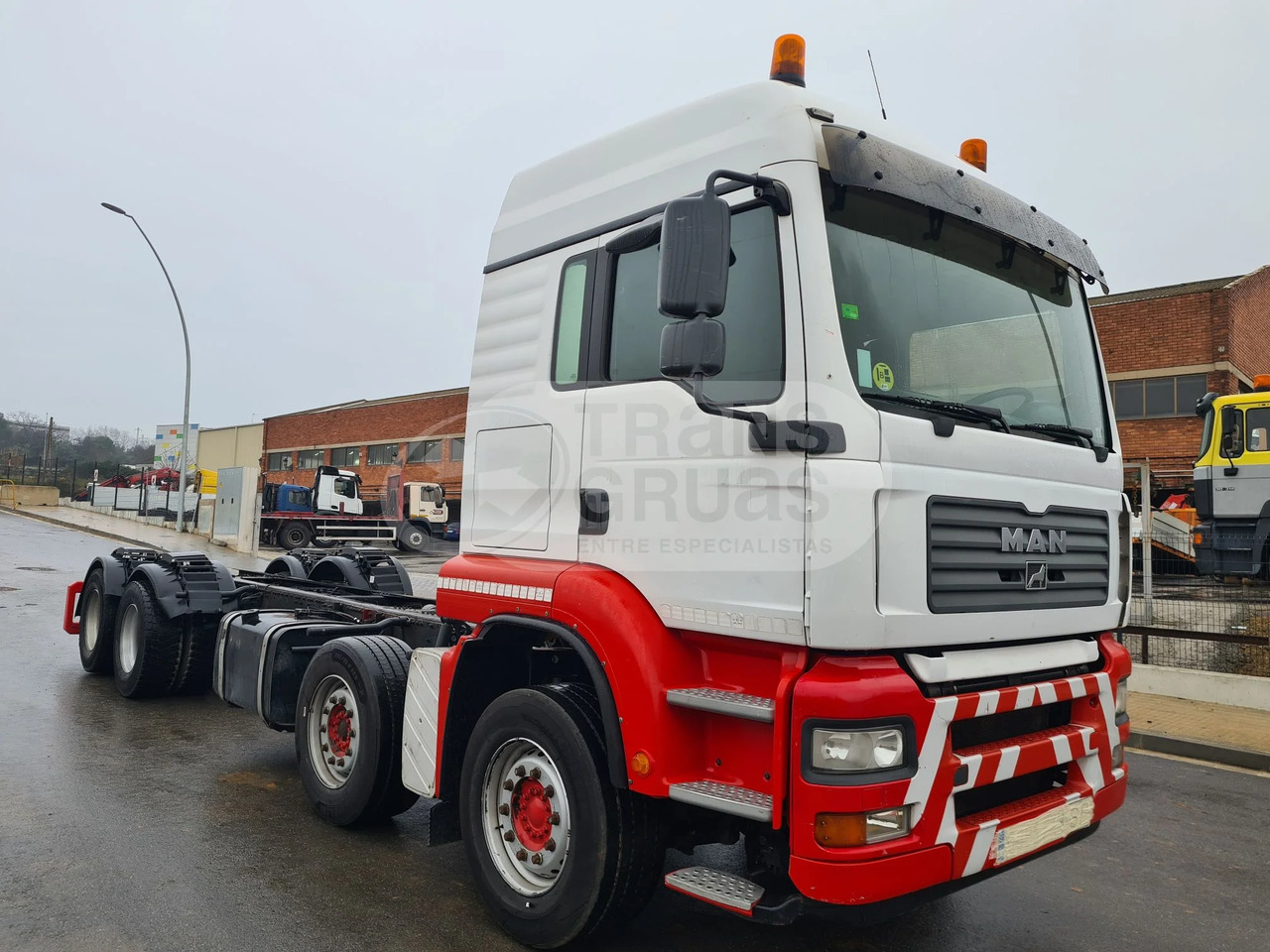 Camión MAN TGA 35.390 de ocasión + F800BXP.26 - Грузовик-шасси: фото 1 Camión MAN TGA 35.390 de ocasión + F800BXP.26 - Грузовик-шасси: фото 1