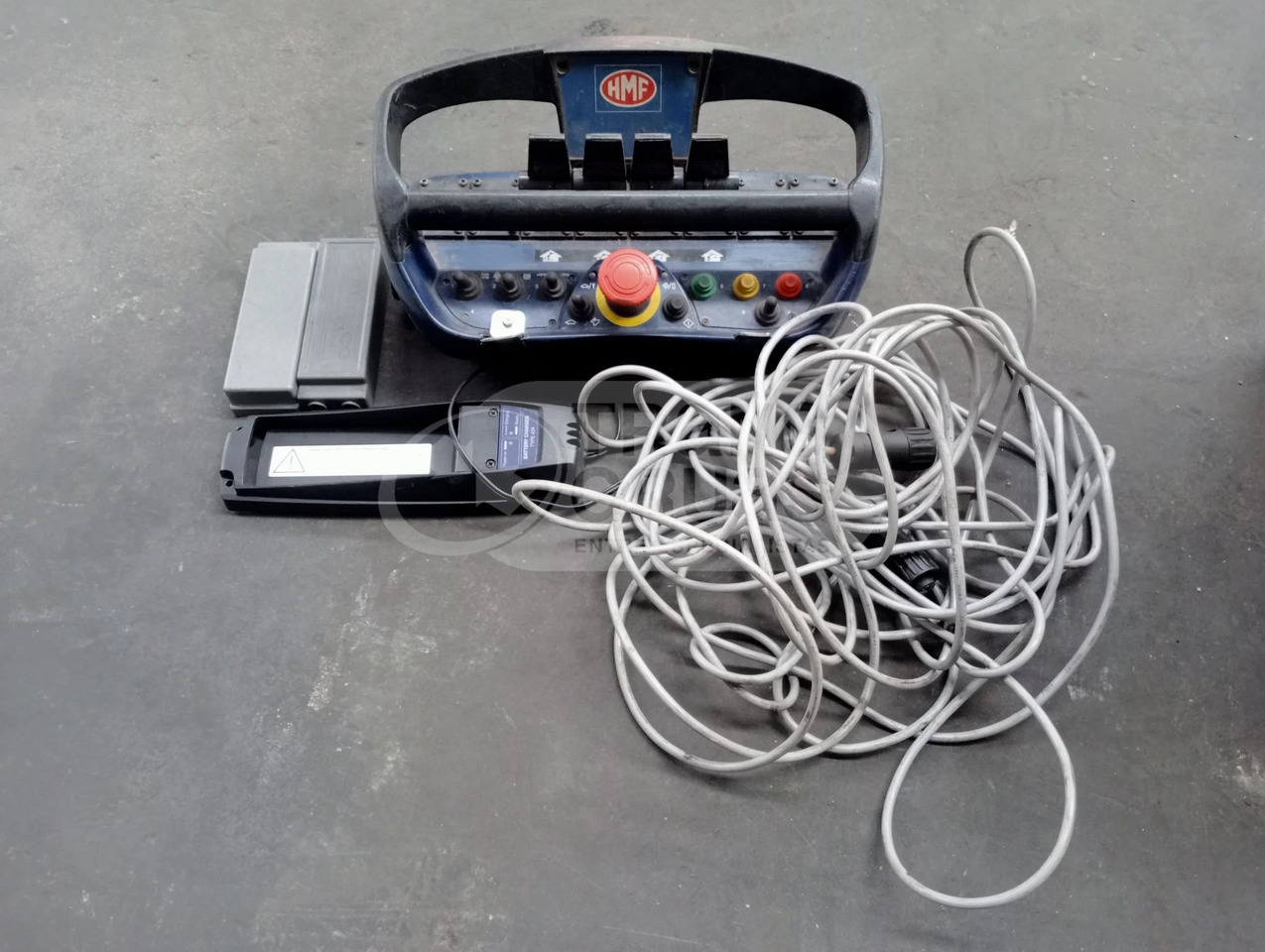 Grúa hidráulica HMF 3000 K6 - Кран-манипулятор: фото 1 Grúa hidráulica HMF 3000 K6 - Кран-манипулятор: фото 1