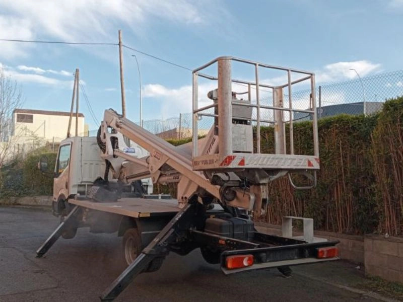 MULTITEL NISSAN NT 400 + HX 195 - Грузовик с подъемником: фото 3 MULTITEL NISSAN NT 400 + HX 195 - Грузовик с подъемником: фото 3