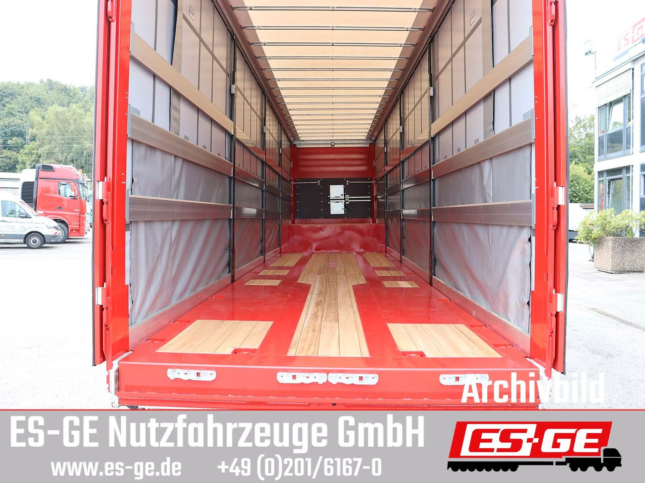 Низкорамный полуприцеп ES-GE 4-Achs-Satteltieflader mit Curtainsider-Aufbau: фото 7