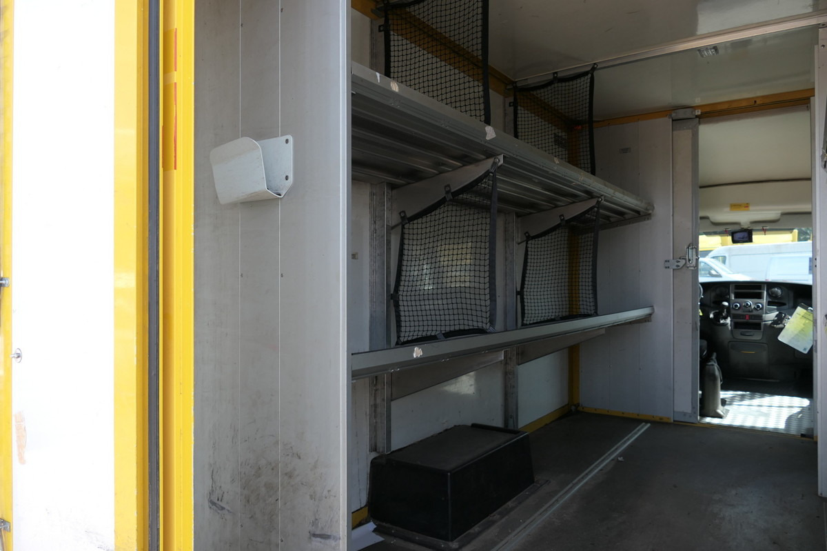 IVECO Daily 35 S11 C30C KURZ AUTOMATIK KAMERA Regale L - Фургон с закрытым кузовом: фото 5 IVECO Daily 35 S11 C30C KURZ AUTOMATIK KAMERA Regale L - Фургон с закрытым кузовом: фото 5