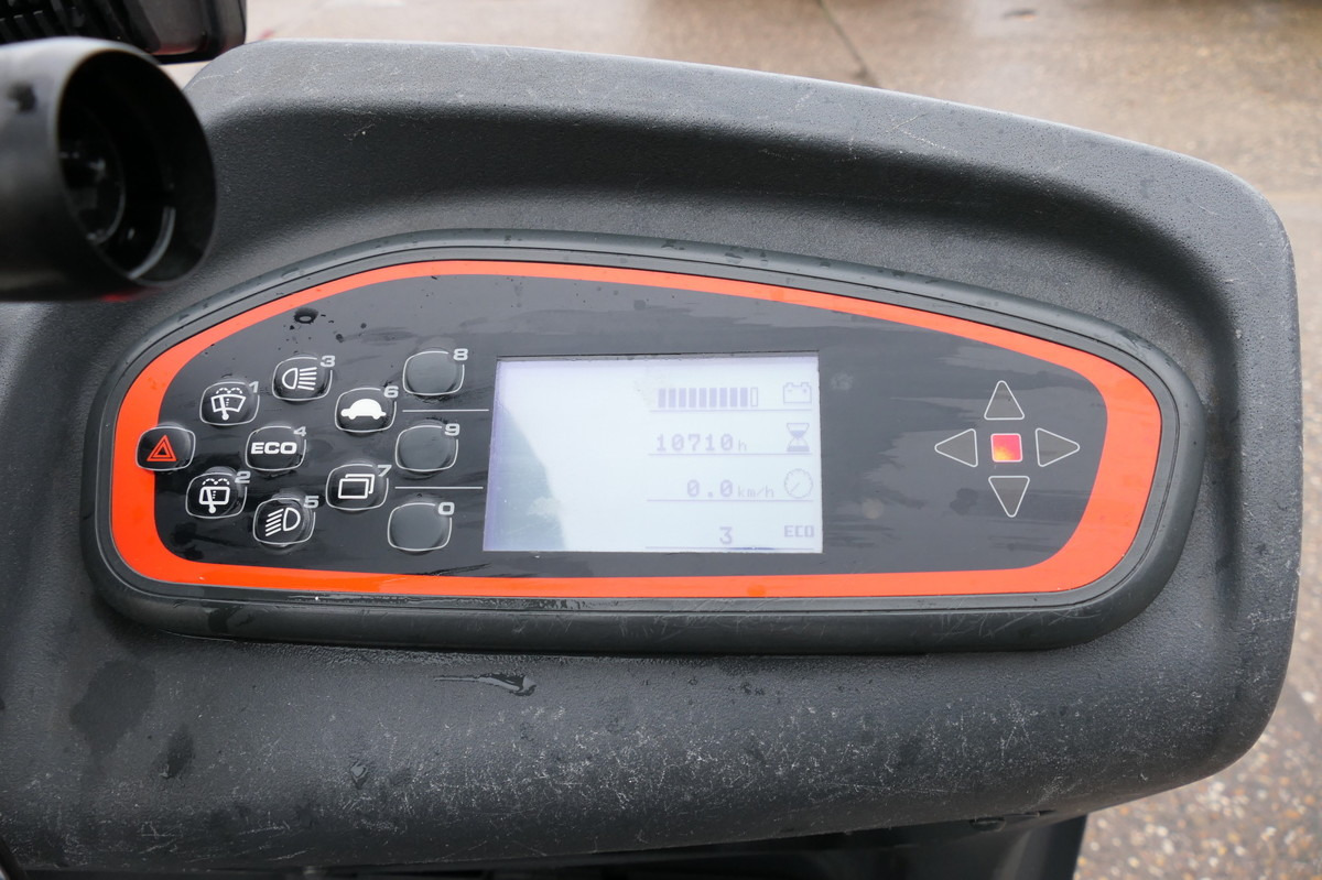 Складской тягач LINDE P 60 Z Schlepper Batterie 40/2020 3-Rad: фото 7 Складской тягач LINDE P 60 Z Schlepper Batterie 40/2020 3-Rad: фото 7