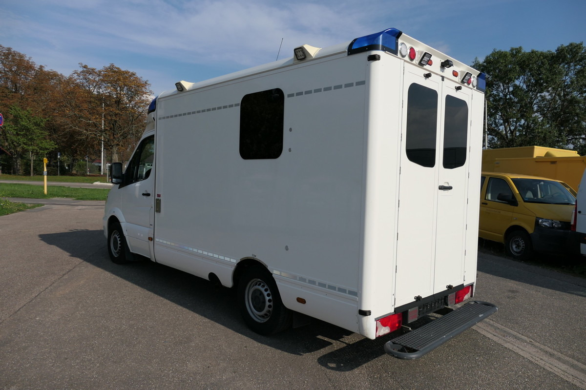 MERCEDES-BENZ 319 Sprinter 6-Zylinder Rettungswagen Strobel - Машина скорой помощи: фото 5 MERCEDES-BENZ 319 Sprinter 6-Zylinder Rettungswagen Strobel - Машина скорой помощи: фото 5