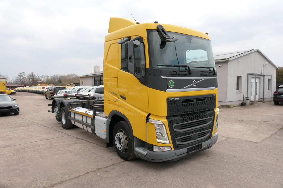 VOLVO FH 26.420 6x2 BDF - Грузовик-контейнеровоз/ Сменный кузов: фото 2 VOLVO FH 26.420 6x2 BDF - Грузовик-контейнеровоз/ Сменный кузов: фото 2